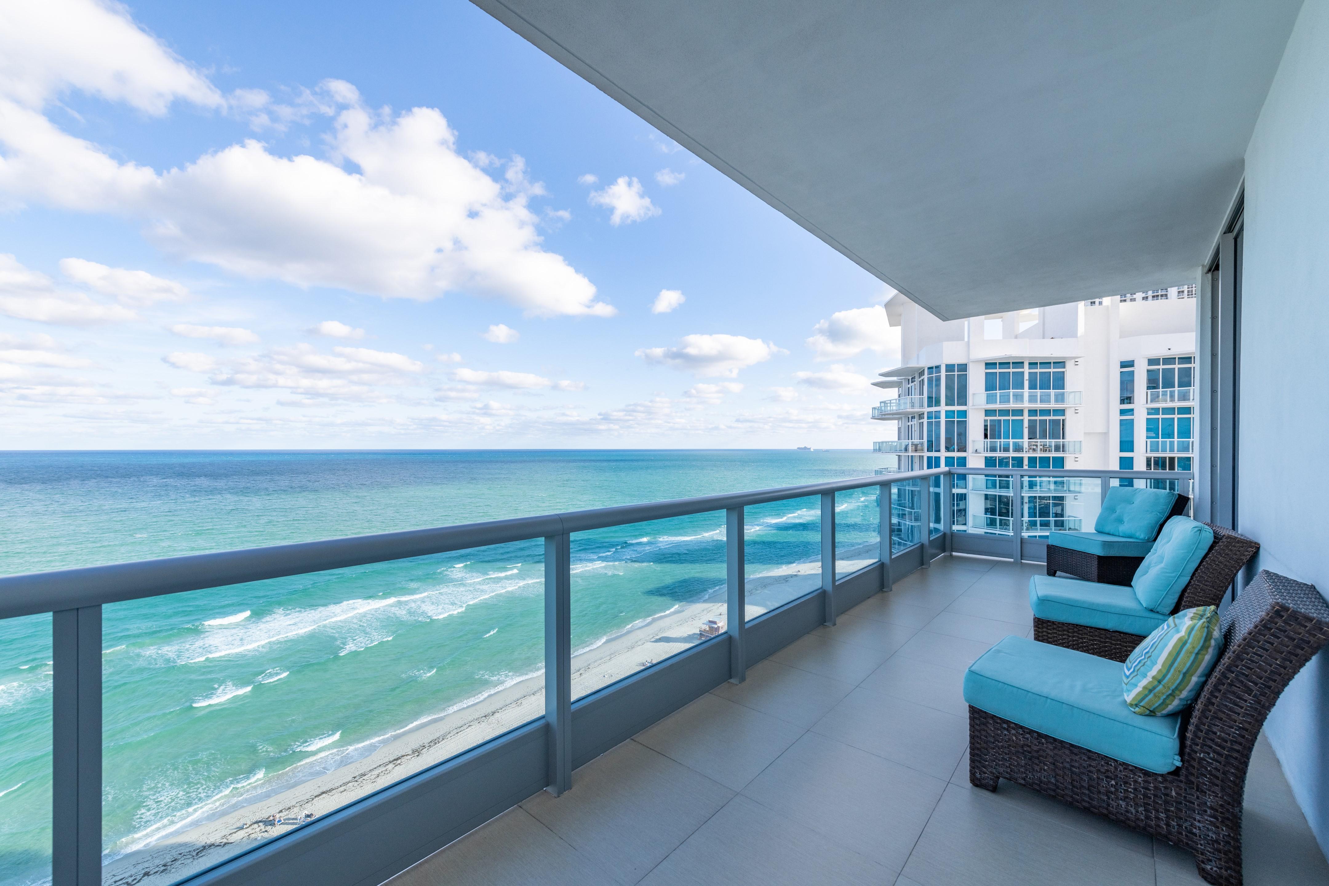 Churchill Suites Monte Carlo Miami Beach Exterior photo