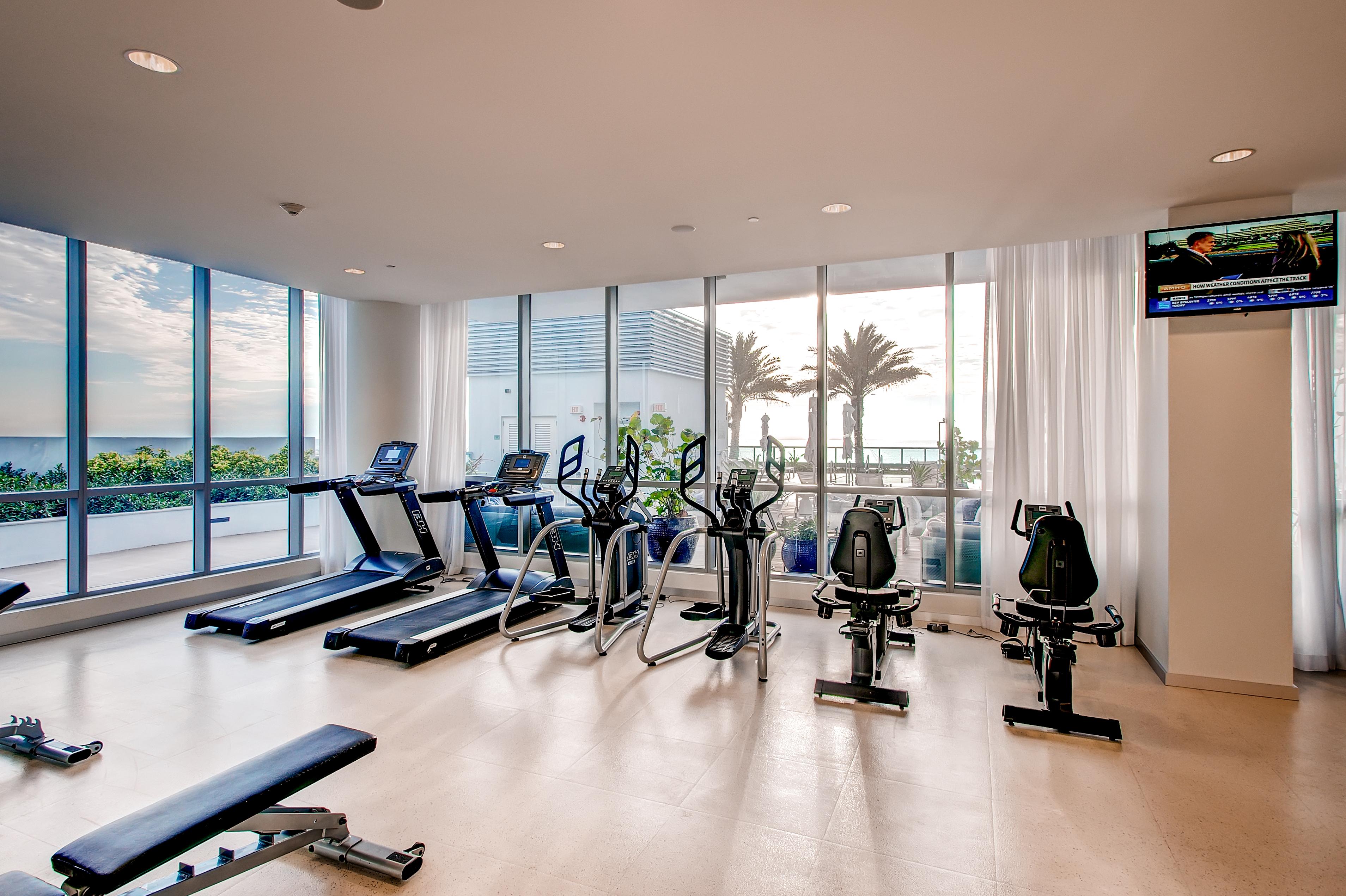 Churchill Suites Monte Carlo Miami Beach Exterior photo