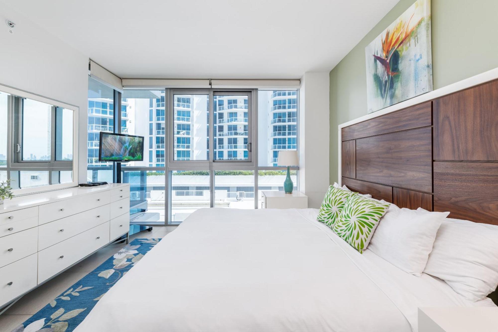 Churchill Suites Monte Carlo Miami Beach Room photo