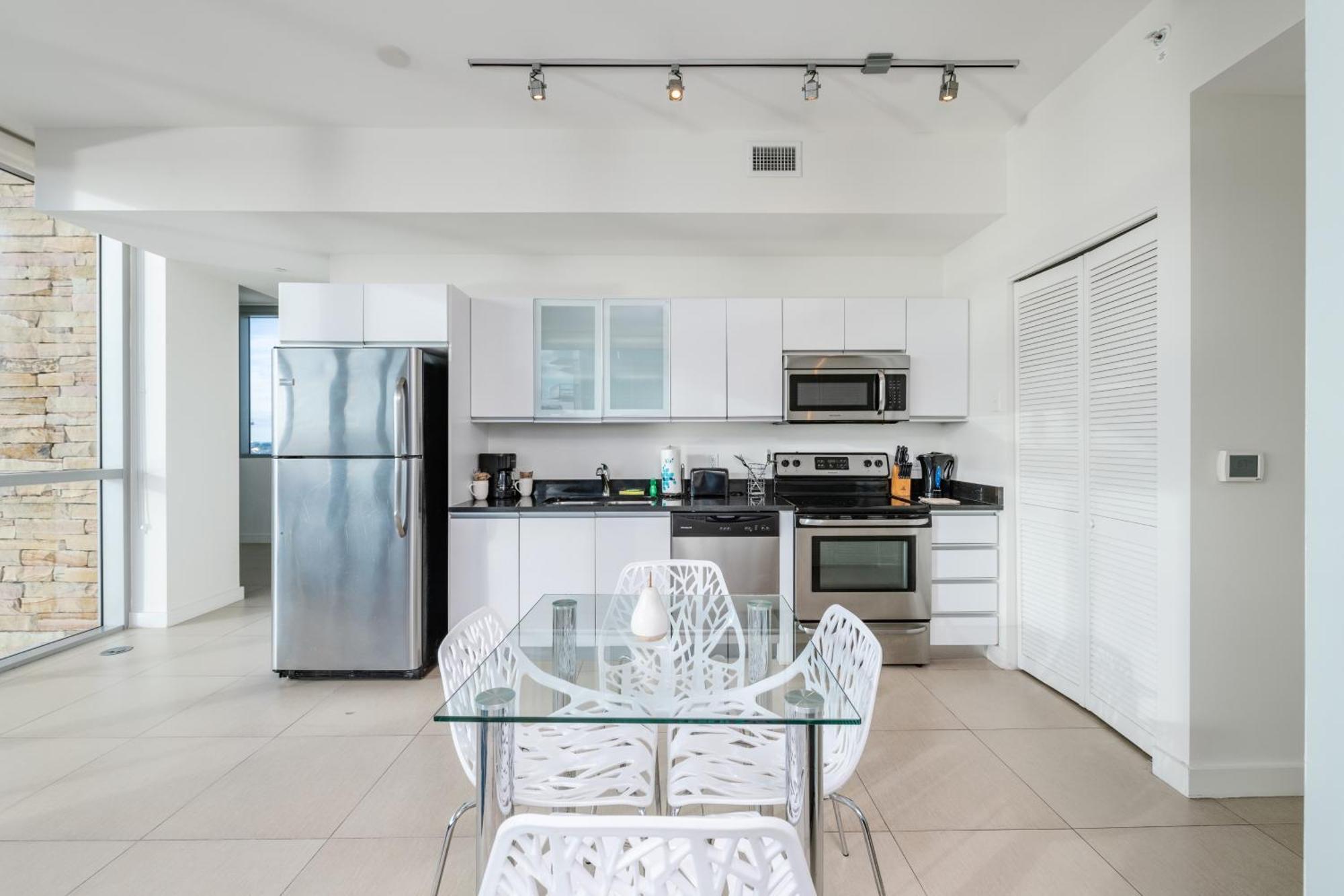 Churchill Suites Monte Carlo Miami Beach Room photo