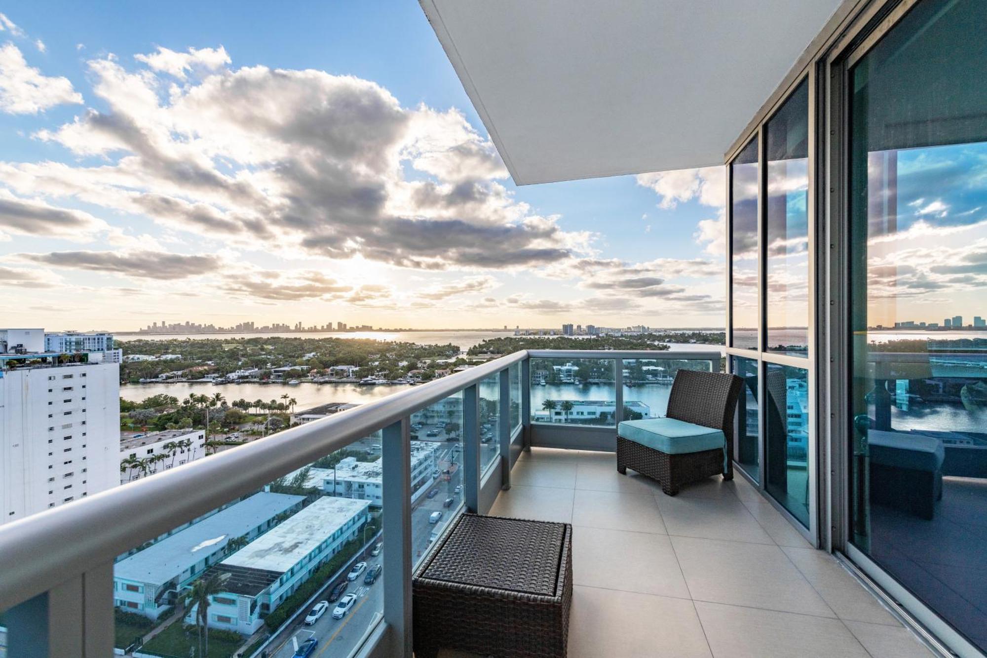 Churchill Suites Monte Carlo Miami Beach Room photo