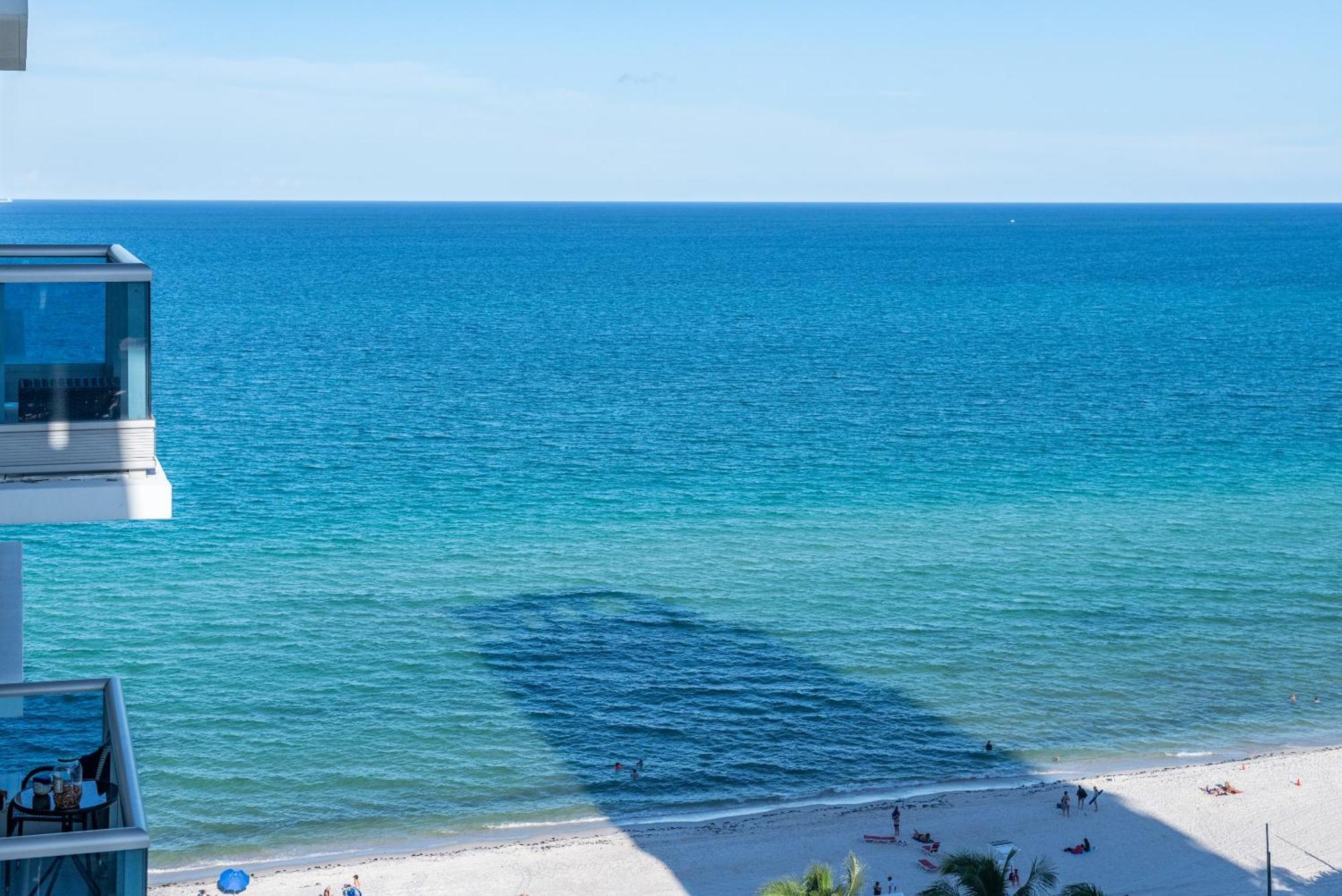 Churchill Suites Monte Carlo Miami Beach Room photo