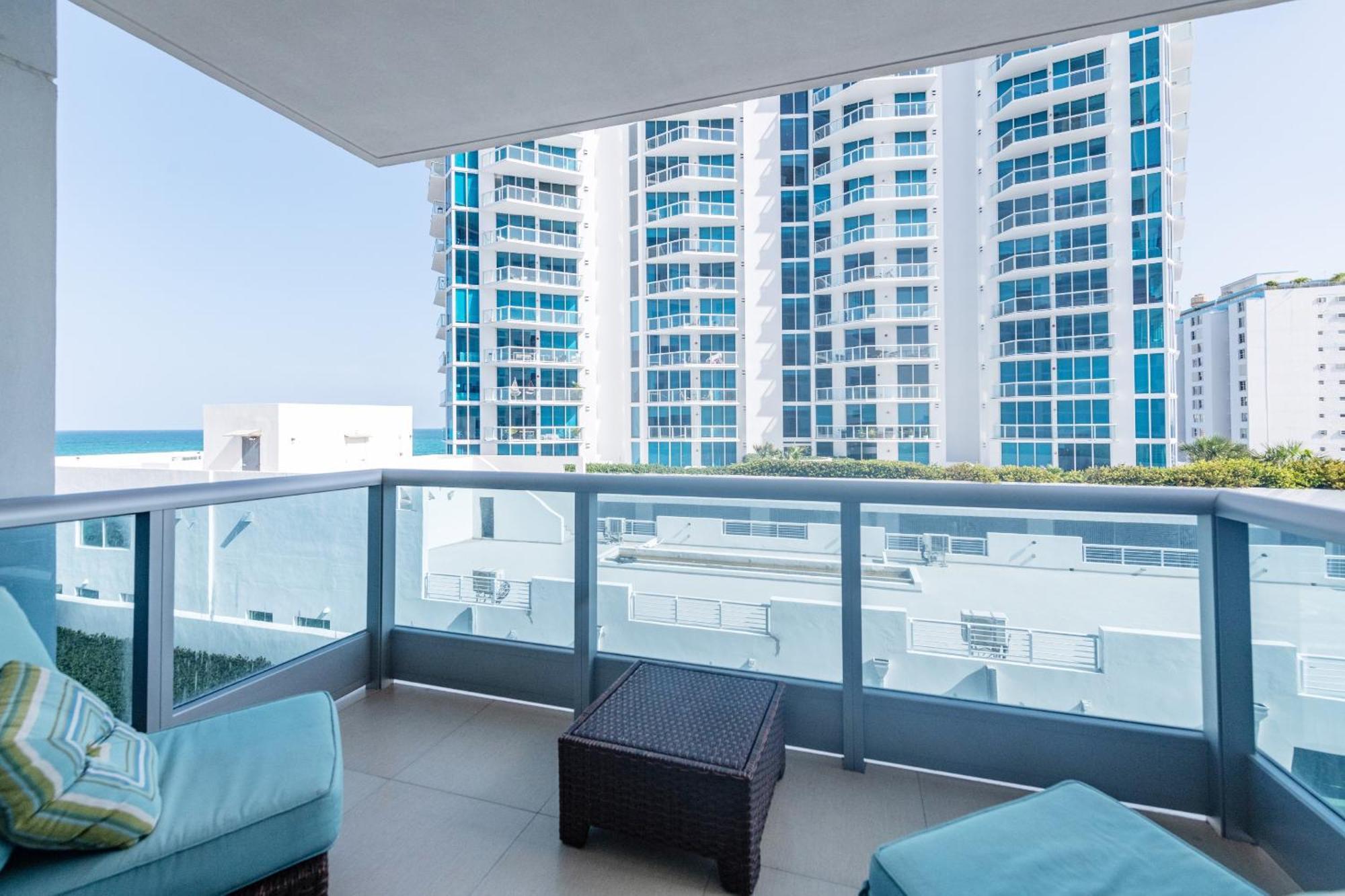 Churchill Suites Monte Carlo Miami Beach Room photo