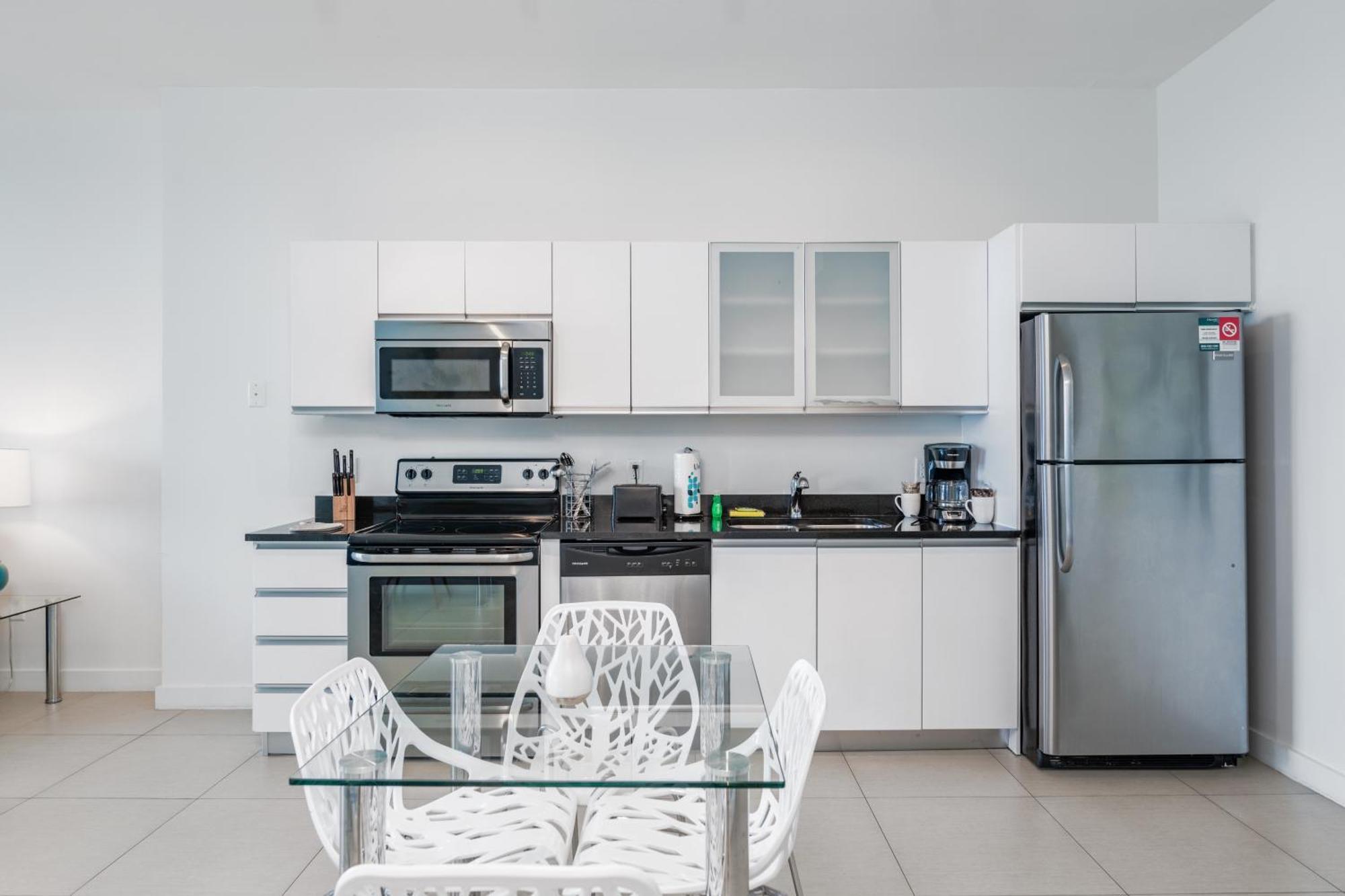 Churchill Suites Monte Carlo Miami Beach Room photo