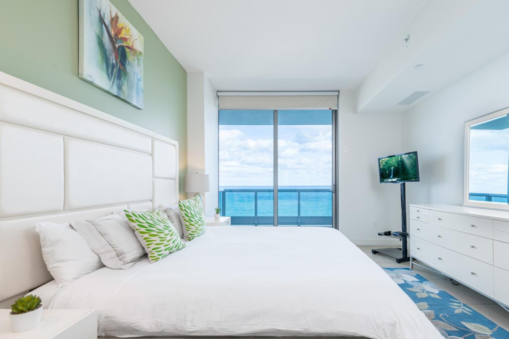 Churchill Suites Monte Carlo Miami Beach Room photo