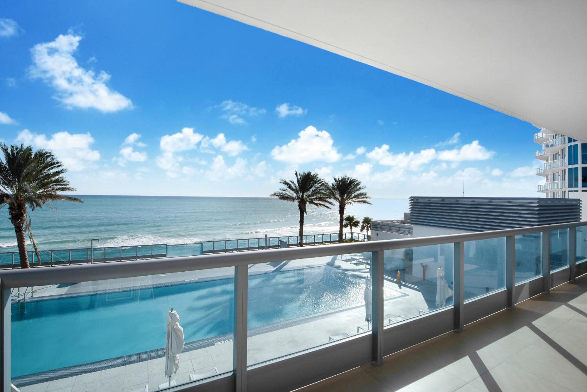 Churchill Suites Monte Carlo Miami Beach Room photo