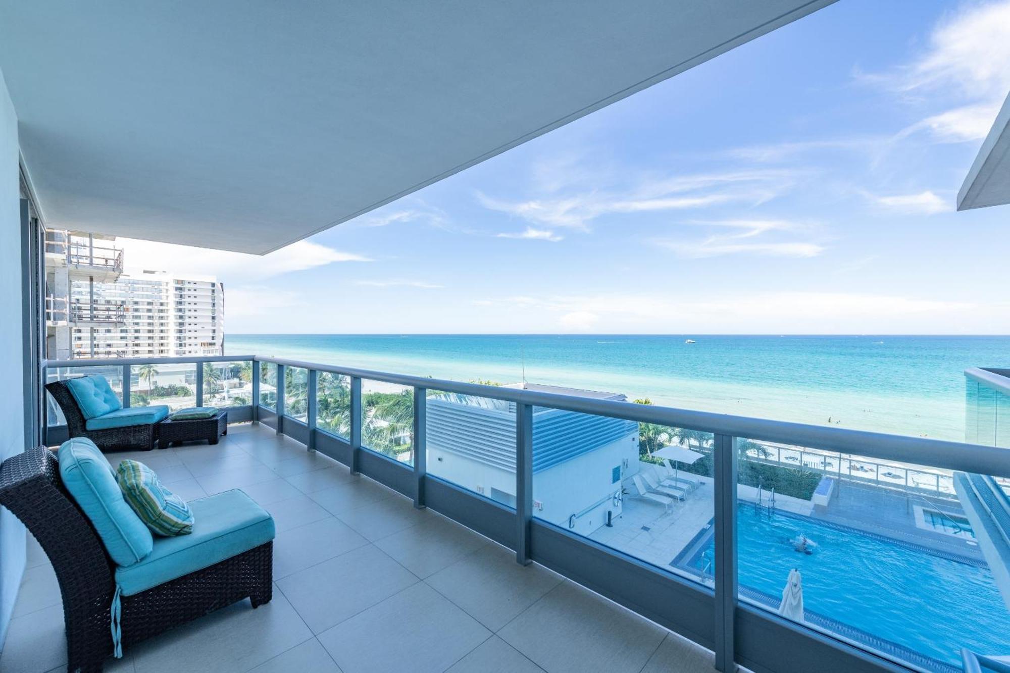 Churchill Suites Monte Carlo Miami Beach Room photo
