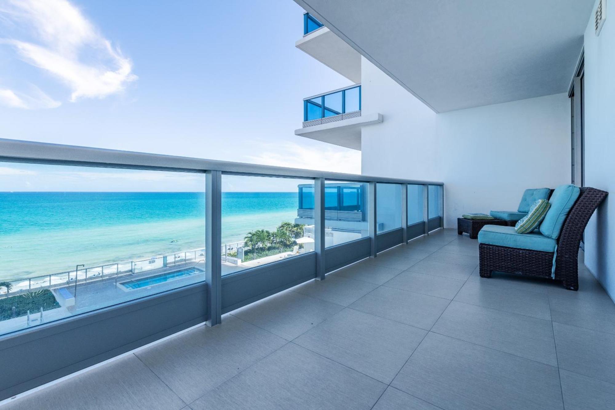 Churchill Suites Monte Carlo Miami Beach Room photo
