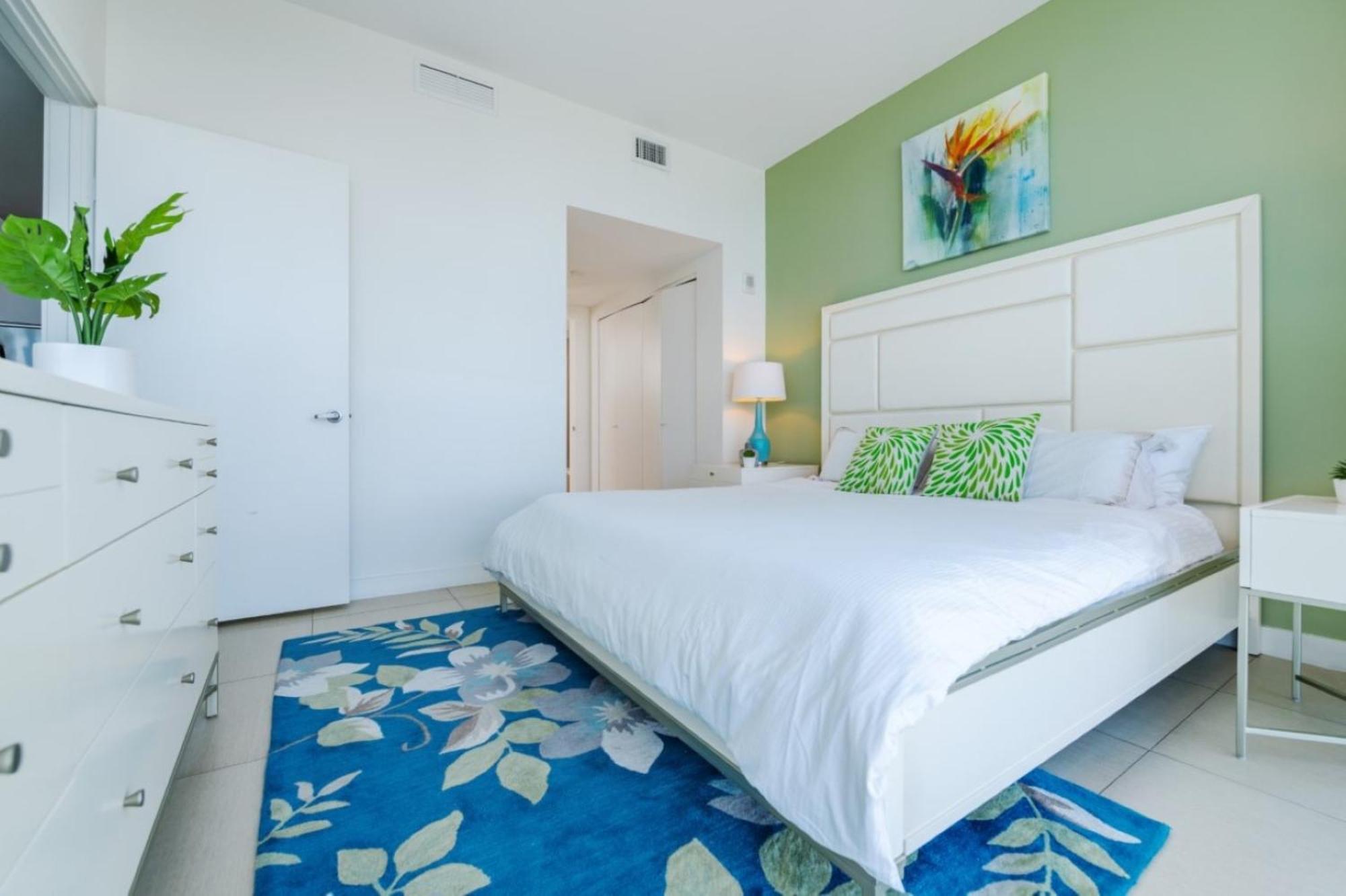 Churchill Suites Monte Carlo Miami Beach Room photo