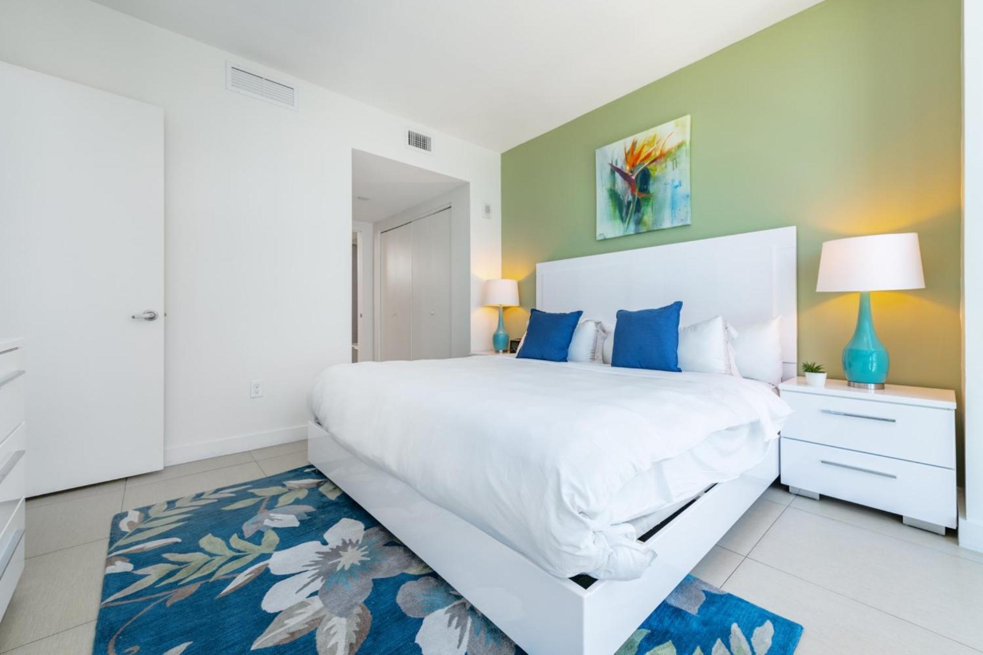 Churchill Suites Monte Carlo Miami Beach Room photo
